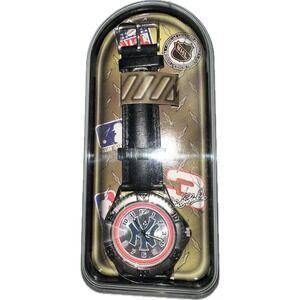 AVON VINTAGE*MEN'S NY YANKEE WATCH*NIB*GENUINE LEATHER WRISTBAND-BLACK.  1998